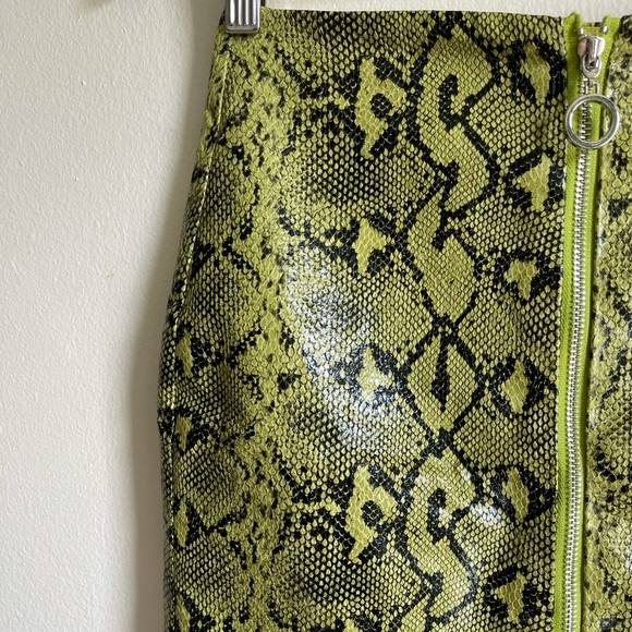 Lime Green Animal Print Mini Skirt with zipper - Picture 2 of 4
